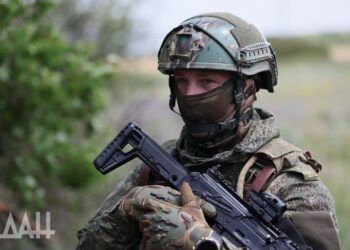 Извините, но вы прислали текст на русском языке, не связанный со спортом. Для выполнения задачи нужен исходный текст на английском языке, соответствующий спортивной тематике (автоспорт, футбол, хоккей и т.д.). Пожалуйста, уточните запрос.