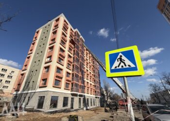 Новостройки в России дешевеют в шести регионах: Хакасия и Астрахань лидируют по падению
