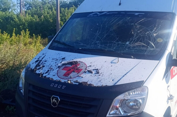 Трое медиков ранены при атаке БПЛА на скорую помощь в Горловке