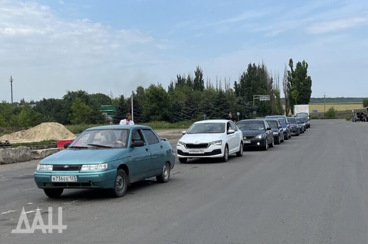 Участок трассы к Донецку от КПП «Успенка» временно перекрыт