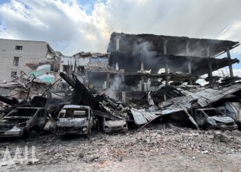 Удар по складу кондитерской фабрики в Горловке: есть погибший и раненые