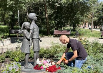 В Донецке почтили память погибших детей Донбасса