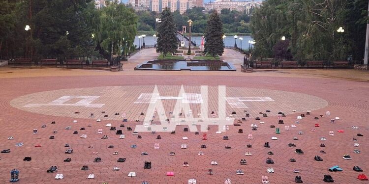 В донецком парке создали инсталляцию в память об убитых ВСУ детях Донбасса
