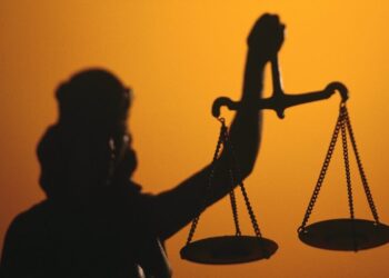 Внук обманул бабушку на 5 тысяч ради алкоголя