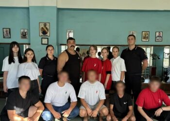 Дмитрий Халаджи потренировал старобешевских подростков