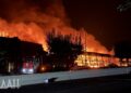 Первые кадры пожара в енакиевском ТЦ «Галактика» после удара ВСУ