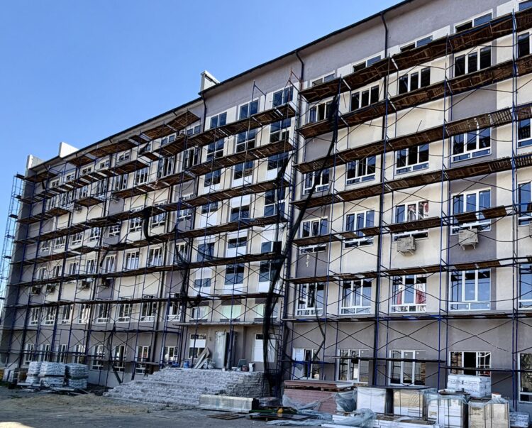 Ремонт администрации Орджоникидзевского района Мариуполя