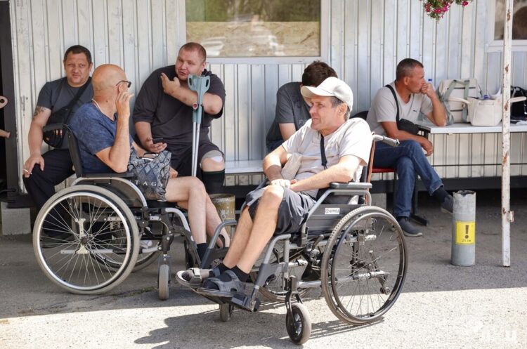 «Свобода движения»: ветераны СВО сдают на права в ЛНР