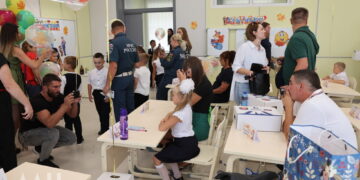 Свыше 142 тысяч школьников ДНР сядут за парты 1 сентября