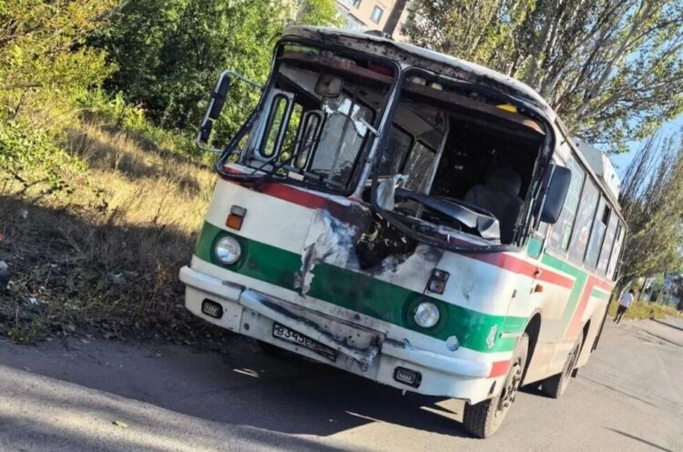 БПЛА ударили по автобусам в Горловке: повреждены три машины
