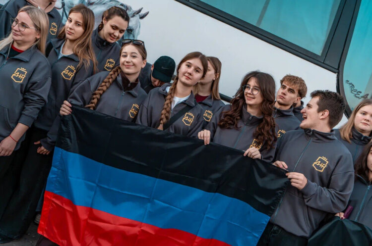 Делегация ДНР едет на Международный фестиваль молодёжи