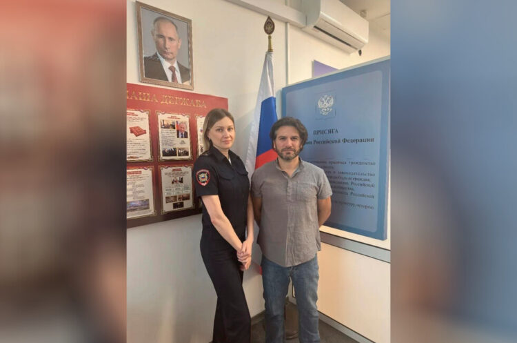 Испанец оформил ВНЖ в ДНР: помогли в МВД республики