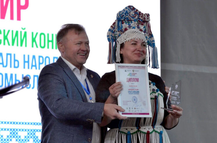 Кокошник из ДНР победил на фестивале «Заповедный сувенир»