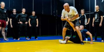 Олейник провел мастер-класс для росгвардейцев в ДНР
