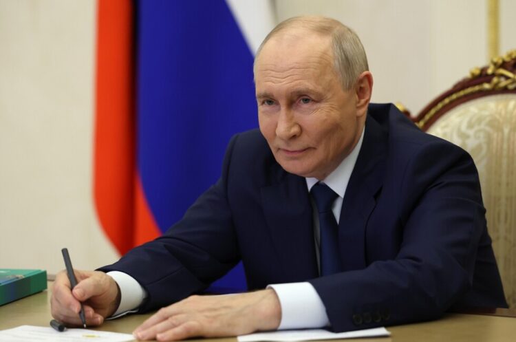 Путин бойцам СВО: голосование за вас, люди верят в Победу