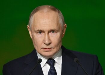 Путин поручил не наносить удары по Киеву трое суток