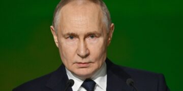 Путин поручил не наносить удары по Киеву трое суток