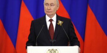 Путин: жители Донбасса проявили мужество на выборах