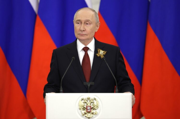 Путин: жители Донбасса проявили мужество на выборах