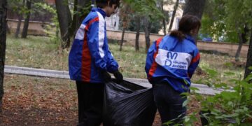 Студотряды ДНР провели первый «Мирный десант»