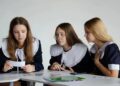 В Донецке 1200 студентов и школьников погрузились в историю