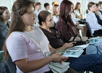 Журнал «Родина» привёз в Луганск спецвыпуск о Кулибиных