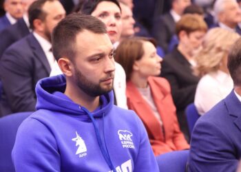 Добровольский отстоит интересы молодежи ДНР в Госдуме