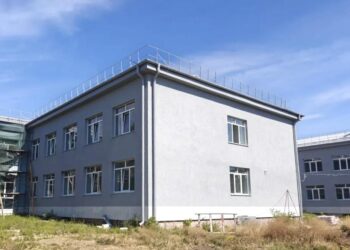Мариуполь: в техникуме завершают отделку фасада