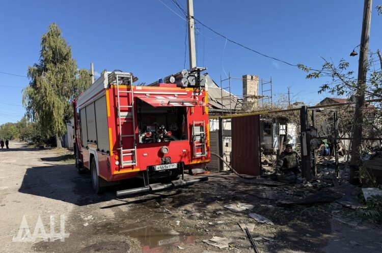Удары дронов по Донецку: ранены восемь пожарных