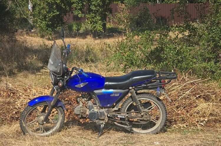 В Новоазовске угнали мопед ради двух дней на море