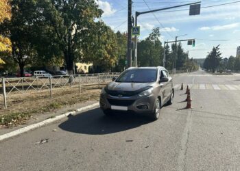 В Снежном Hyundai IX35 сбил 11-летнюю девочку на зелёный