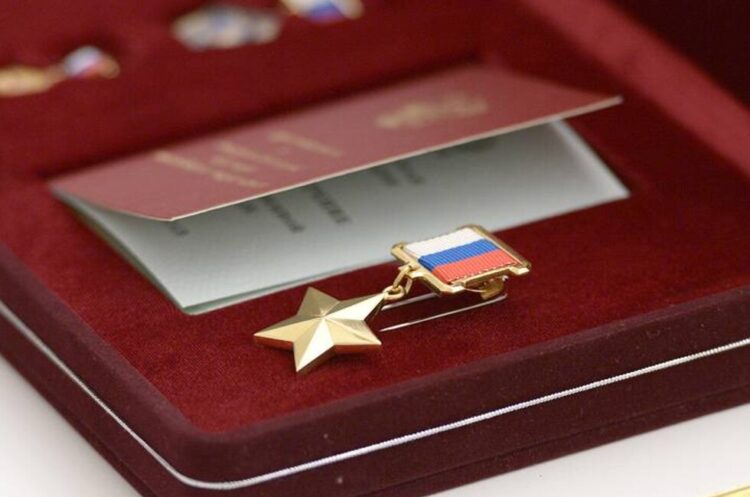 Звезду Героя России передали семье погибшего командира «Арбата» Айка Гаспаряна